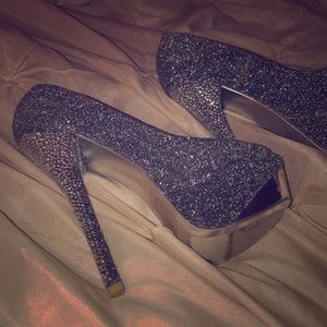 Like new Silver glitter heels